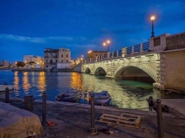 Suite Cavour Luxury Home Taranto Exteriér fotografie