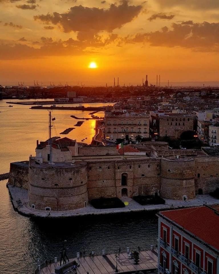 Suite Cavour Luxury Home Taranto Exteriér fotografie